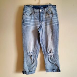 Time and Tru size 4 Mid Rise Distressed Capris